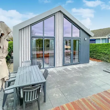 3 Bedroom Stunning In Holiday home Wervershoof